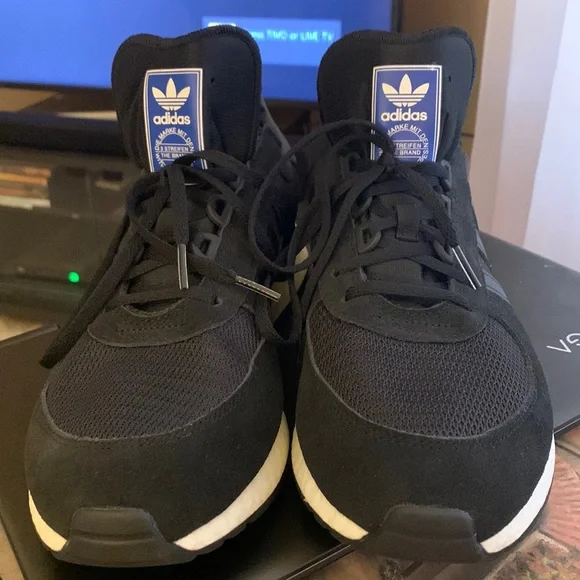 adidas | Shoes | Addidas Black Retro Used But Very Good  display picture 3
